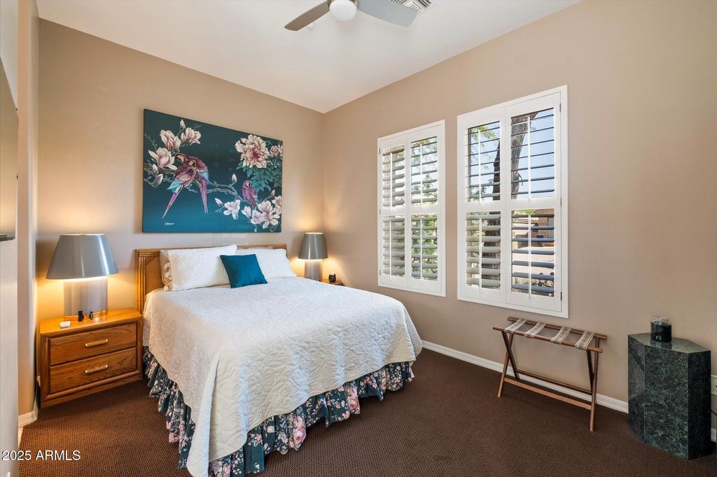 Image 13 of property listing at 7291 E EAGLE FEATHER Road, Scottsdale, AZ 85266