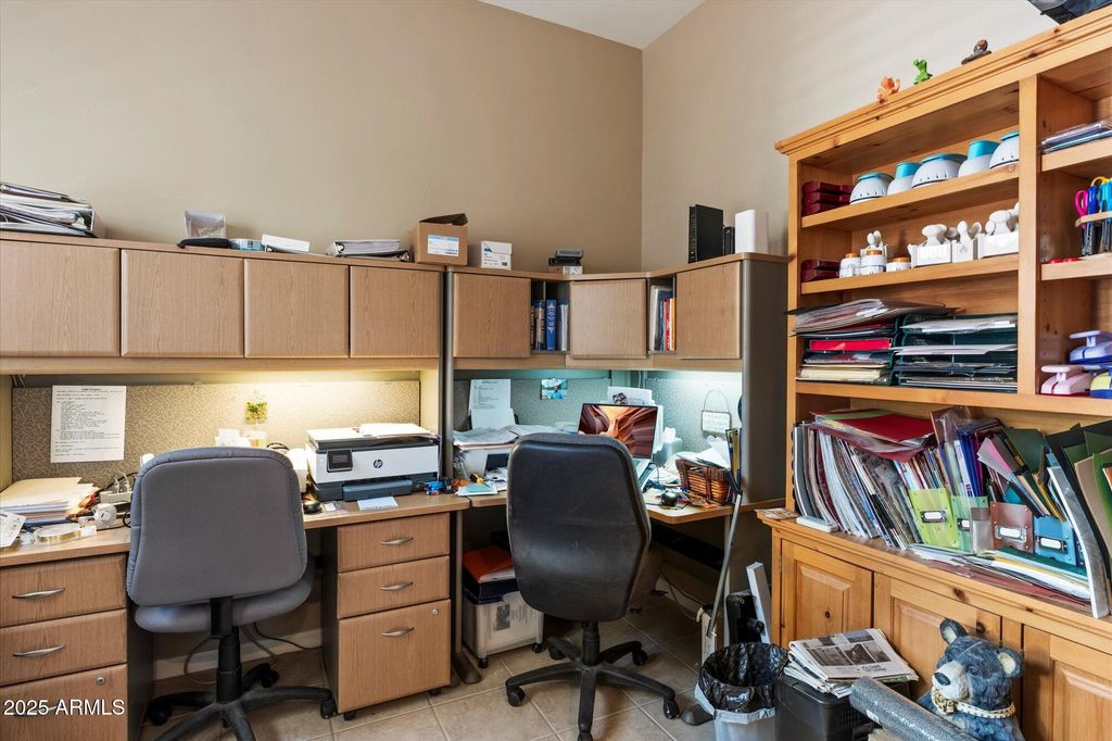 Image 26 of property listing at 7291 E EAGLE FEATHER Road, Scottsdale, AZ 85266