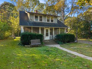 58 Railroad Avenue, Madison, CT 06443