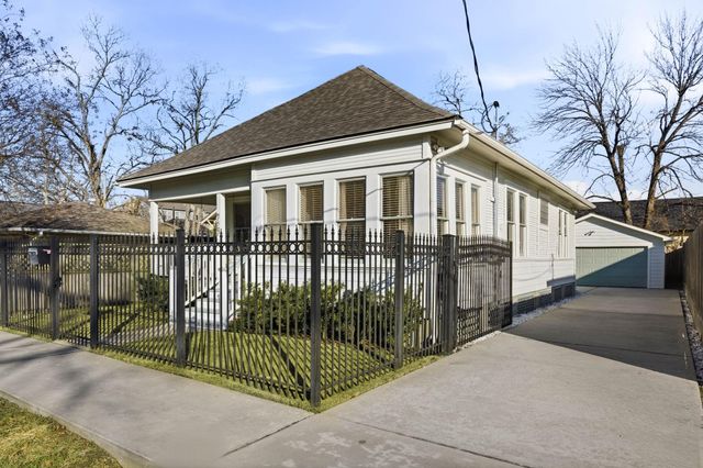 727 E 25th Street, Houston, TX 77008
