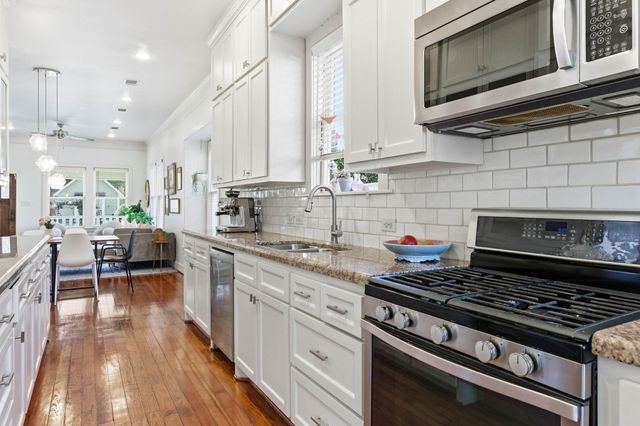 727 E 25th Street, Houston, TX 77008