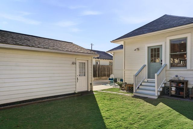 727 E 25th Street, Houston, TX 77008