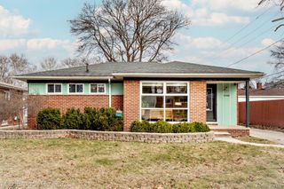 24460 Rosewood Street, Oak Park, MI 48237