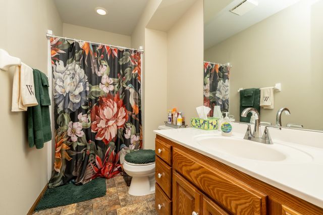 1209 Sunflower Circle S, Shakopee, MN 55379