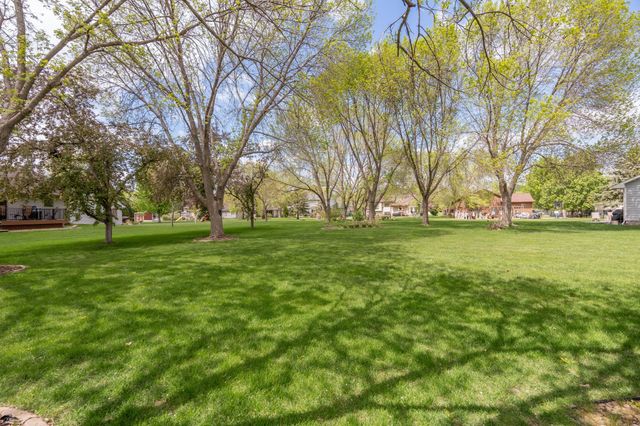 1209 Sunflower Circle S, Shakopee, MN 55379