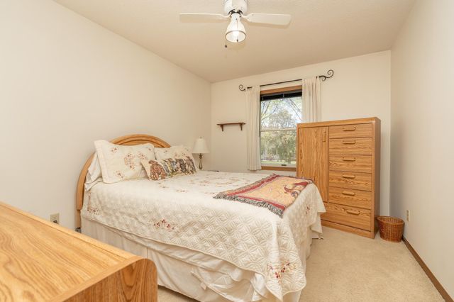 1209 Sunflower Circle S, Shakopee, MN 55379