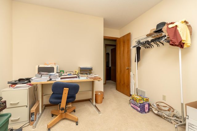 1209 Sunflower Circle S, Shakopee, MN 55379