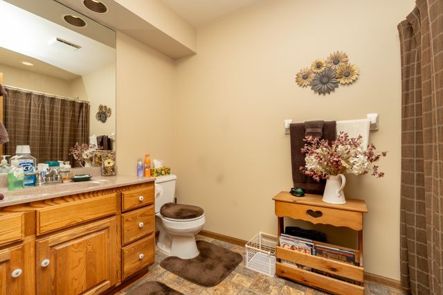 1209 Sunflower Circle S, Shakopee, MN 55379