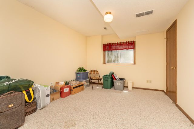 1209 Sunflower Circle S, Shakopee, MN 55379