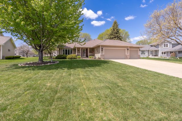 1209 Sunflower Circle S, Shakopee, MN 55379