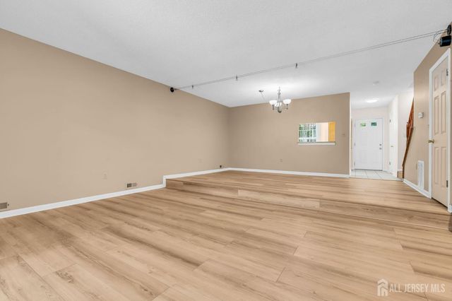 91 Chelsea Court 14, Franklin, NJ 08823