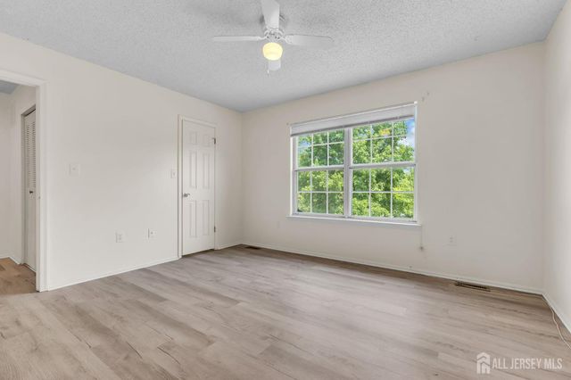 91 Chelsea Court 14, Franklin, NJ 08823