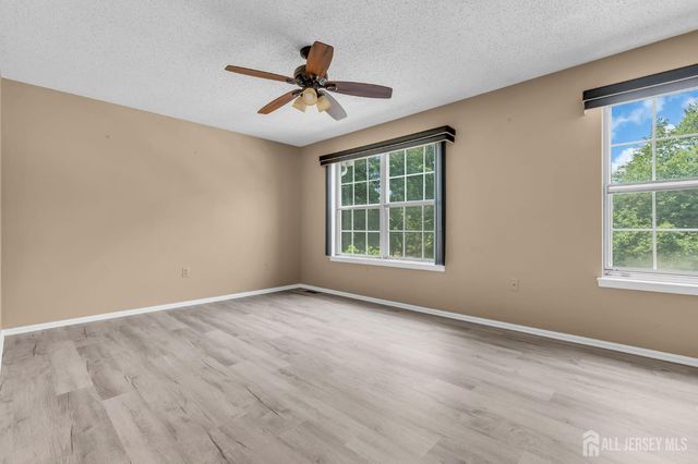 91 Chelsea Court 14, Franklin, NJ 08823