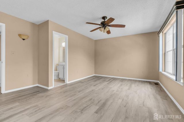 91 Chelsea Court 14, Franklin, NJ 08823