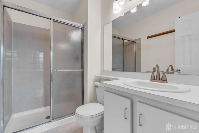 91 Chelsea Court 14, Franklin, NJ 08823