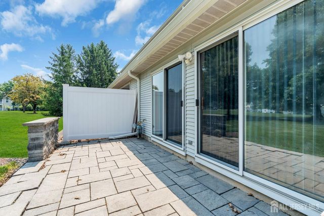 91 Chelsea Court 14, Franklin, NJ 08823