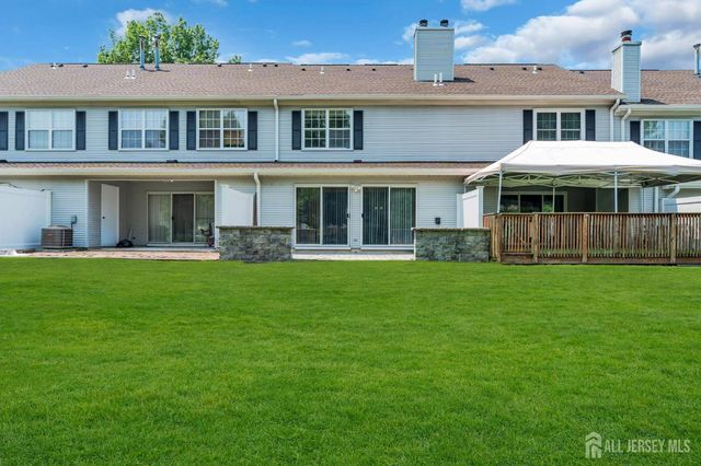 91 Chelsea Court 14, Franklin, NJ 08823