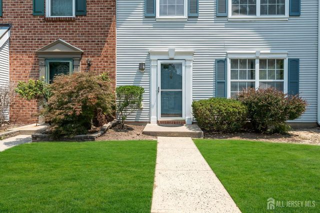 91 Chelsea Court 14, Franklin, NJ 08823