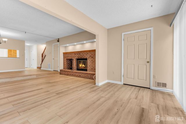 91 Chelsea Court 14, Franklin, NJ 08823