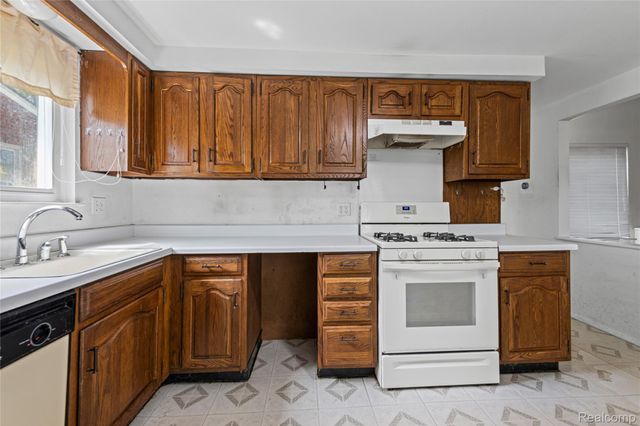 30539 Longfellow Avenue, Madison Heights, MI 48071