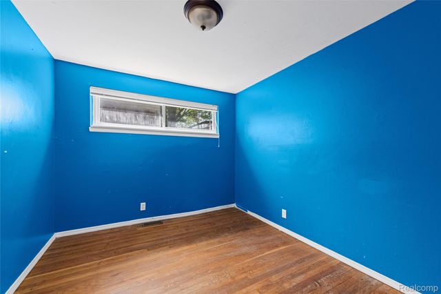 30539 Longfellow Avenue, Madison Heights, MI 48071