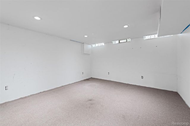 30539 Longfellow Avenue, Madison Heights, MI 48071