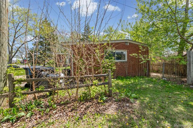 30539 Longfellow Avenue, Madison Heights, MI 48071