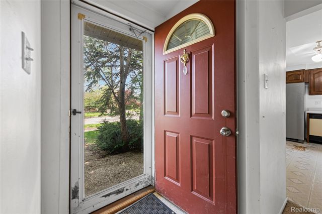 30539 Longfellow Avenue, Madison Heights, MI 48071