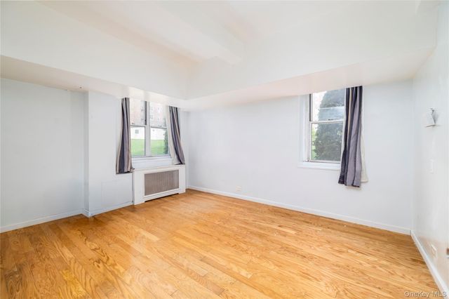 211-35 23 Avenue L1, Bayside, NY 11360