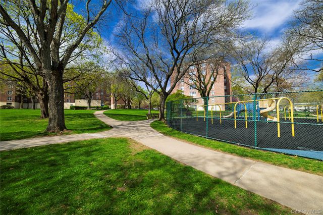 211-35 23 Avenue L1, Bayside, NY 11360