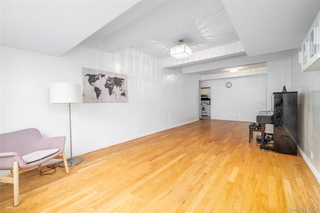 211-35 23 Avenue L1, Bayside, NY 11360