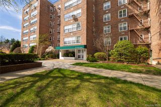211-35 23 Avenue L1, Bayside, NY 11360