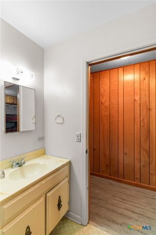 614 Sarah Street, Edna, TX 77957