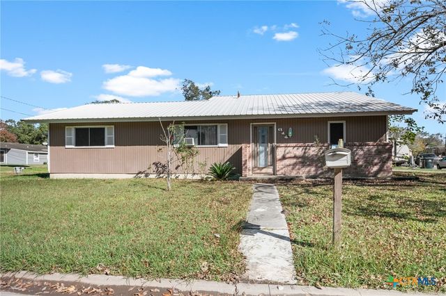 614 Sarah Street, Edna, TX 77957