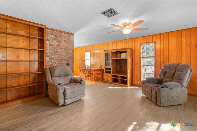 614 Sarah Street, Edna, TX 77957