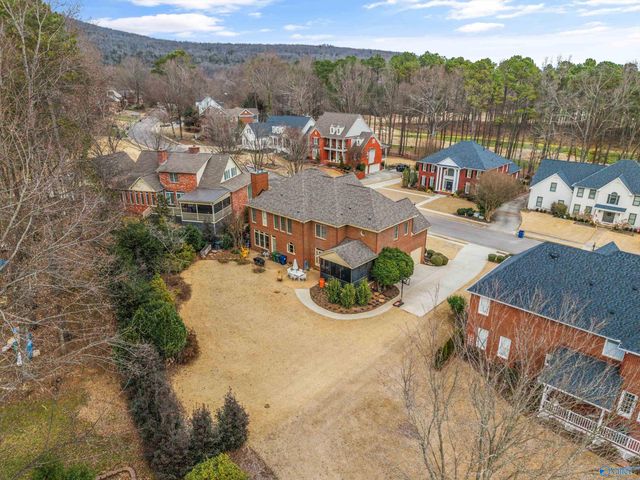 2746 Tammerack Lane SE, Owens Cross Roads, AL 35763