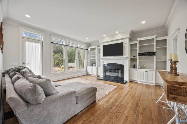 2746 Tammerack Lane SE, Owens Cross Roads, AL 35763