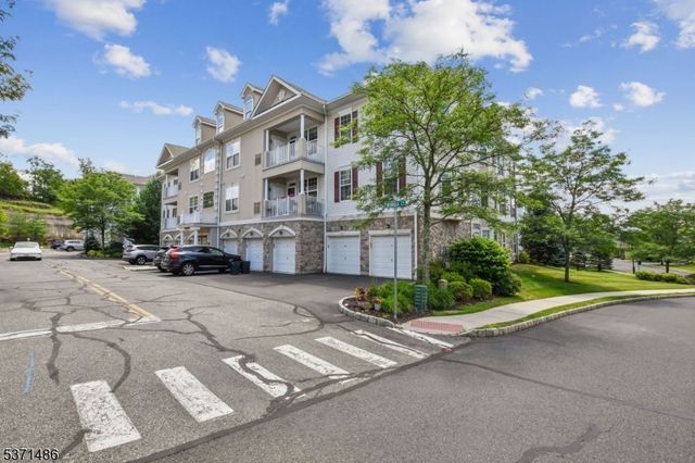 3 Bedrock Ct B3, Woodland Park, NJ 07424