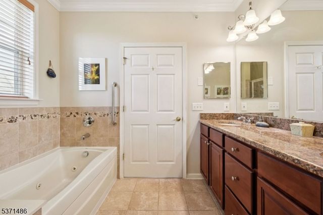 3 Bedrock Ct B3, Woodland Park, NJ 07424