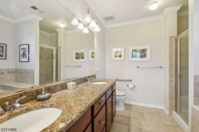 3 Bedrock Ct B3, Woodland Park, NJ 07424