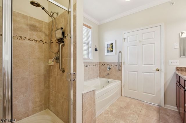 3 Bedrock Ct B3, Woodland Park, NJ 07424