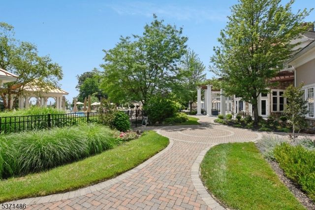 3 Bedrock Ct B3, Woodland Park, NJ 07424