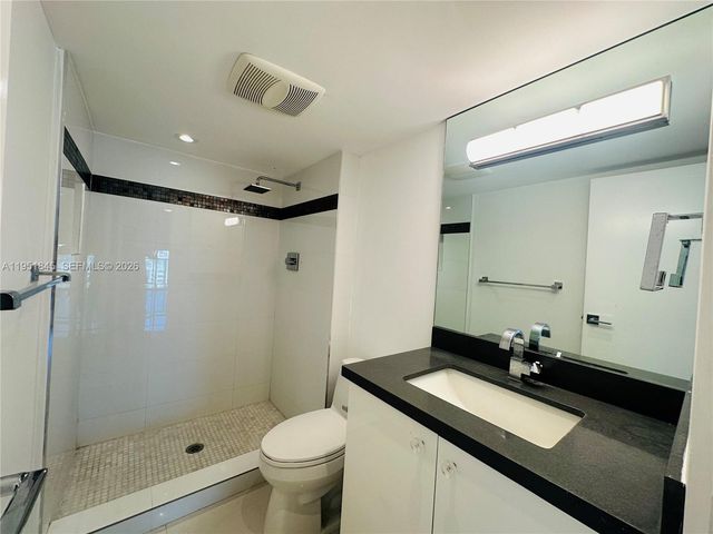 100 Bayview Dr 1528, Sunny Isles Beach, FL 33160