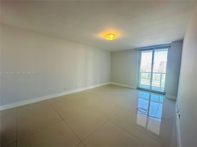 100 Bayview Dr 1528, Sunny Isles Beach, FL 33160