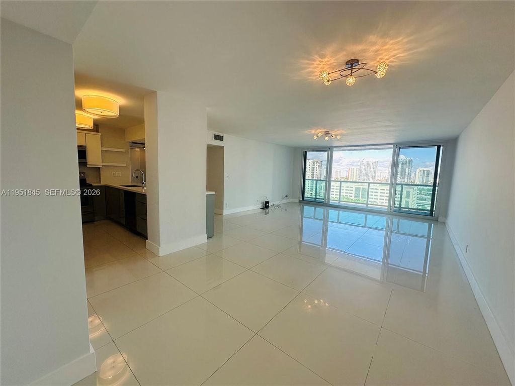 100 Bayview Dr 1528, Sunny Isles Beach, FL 33160