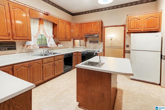 110 FRIENDSHIP CIRCLE, Clanton, AL 35045