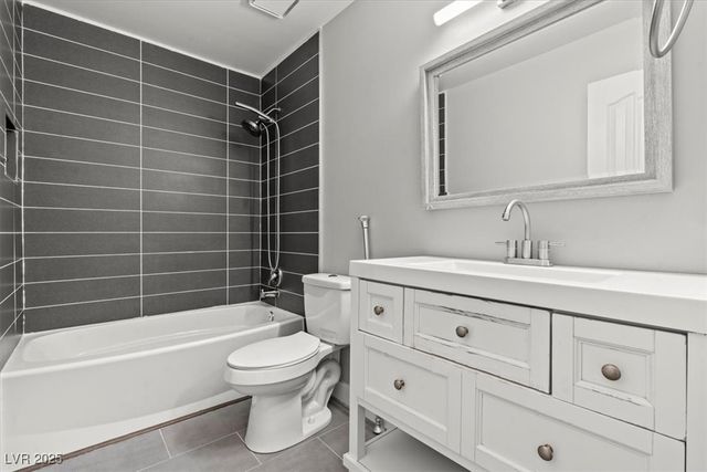 1112 Observation Drive 201, Las Vegas, NV 89128