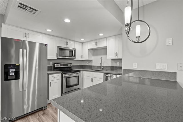 1112 Observation Drive 201, Las Vegas, NV 89128