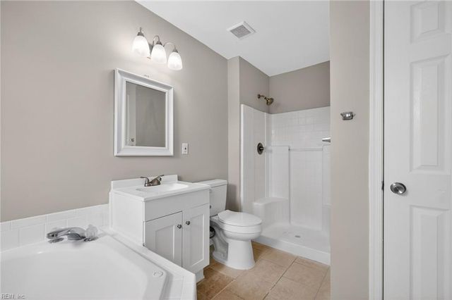 202 Friar CT, Suffolk, VA 23434