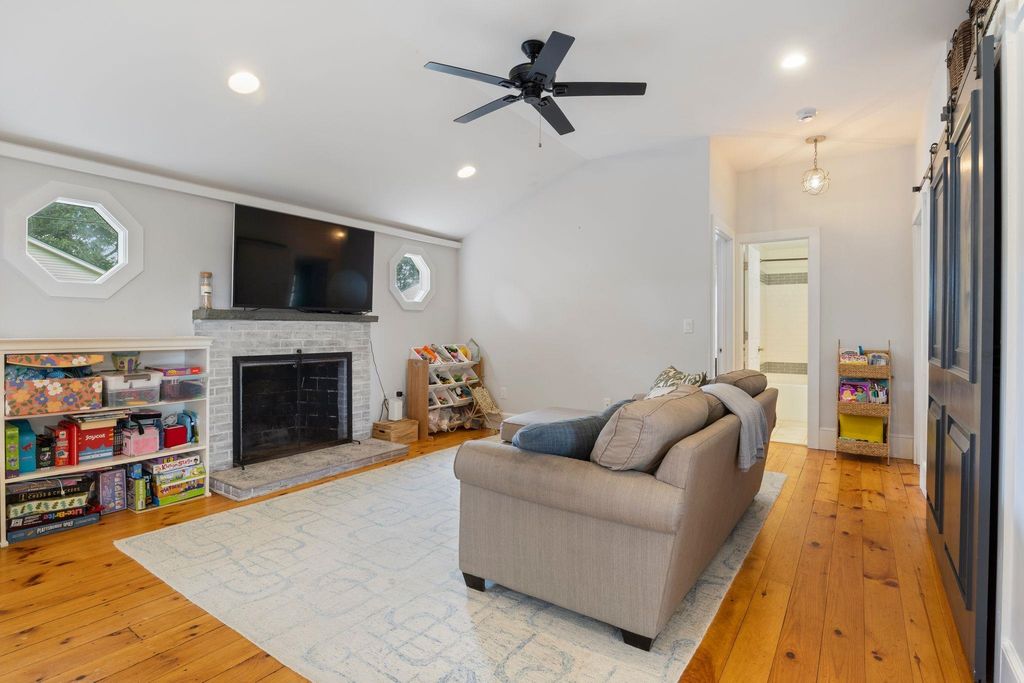 Image 12 of property listing at 24 Walnut Avenue, Hampton, NH 03842